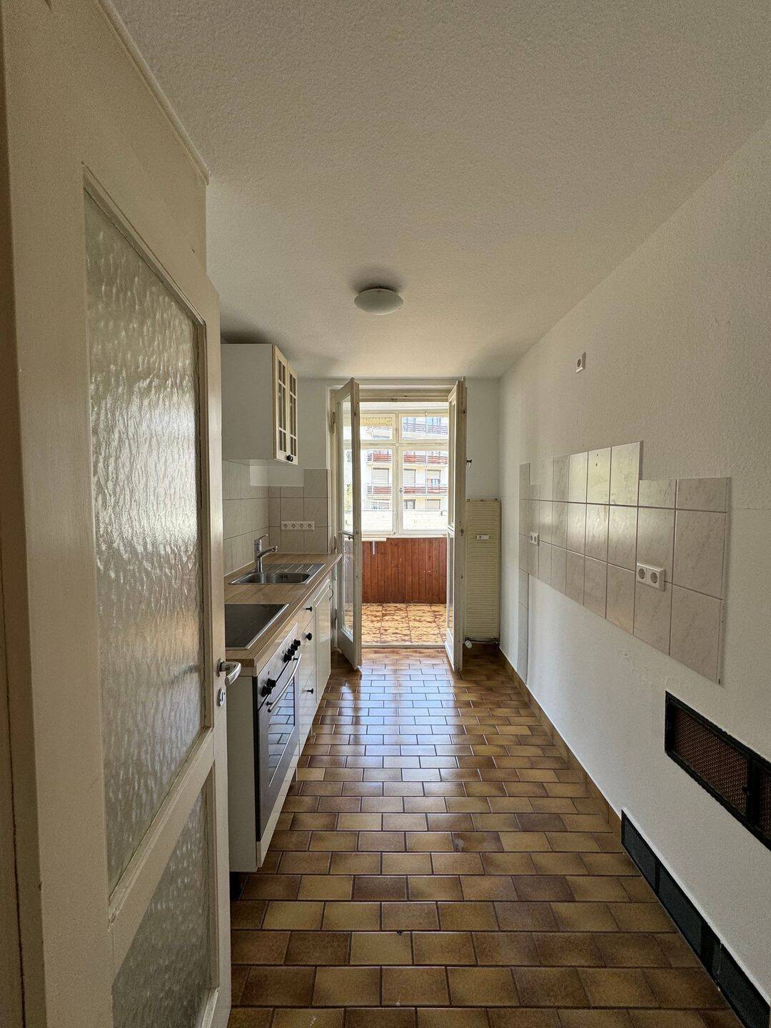 Helle 3-Zimmer-Wohnung mit 2 Balkonen & Einbauküche in zentraler Lage Stuttgart – Stuttgart – Vorschaubild 5