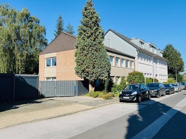 Wohnhaus mit großem Entwicklungspotenzial – Krefeld – Vorschaubild 2