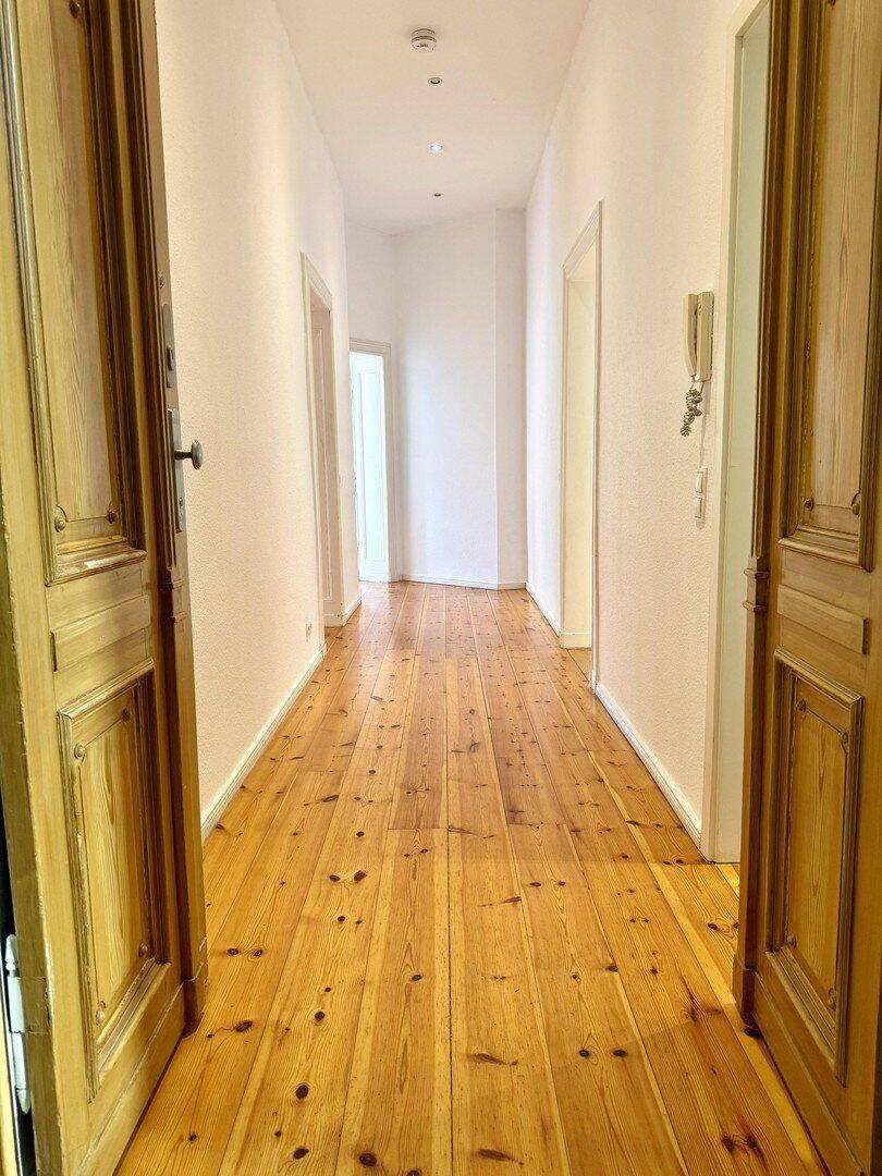Lichtdurchflutete Wohnung, Toller Blick zum Helmholtzplatz (Provisionsfrei!) – Berlin – Vorschaubild 2