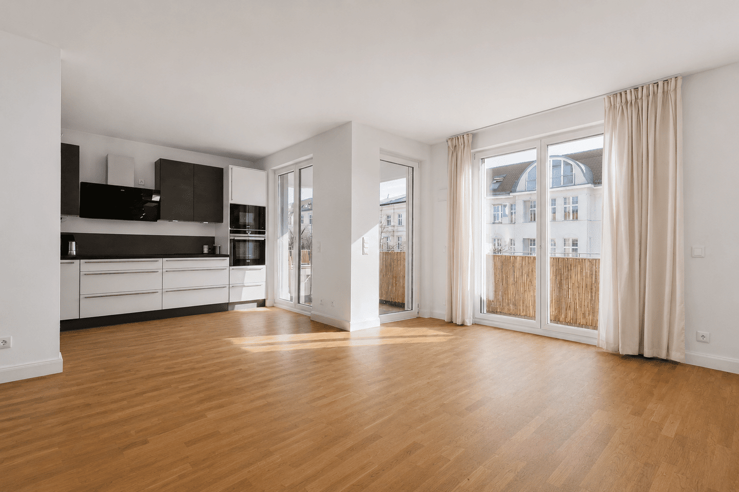 Neubauqualität trifft Wohnkomfort - 4 Zimmer mit Dachterrasse