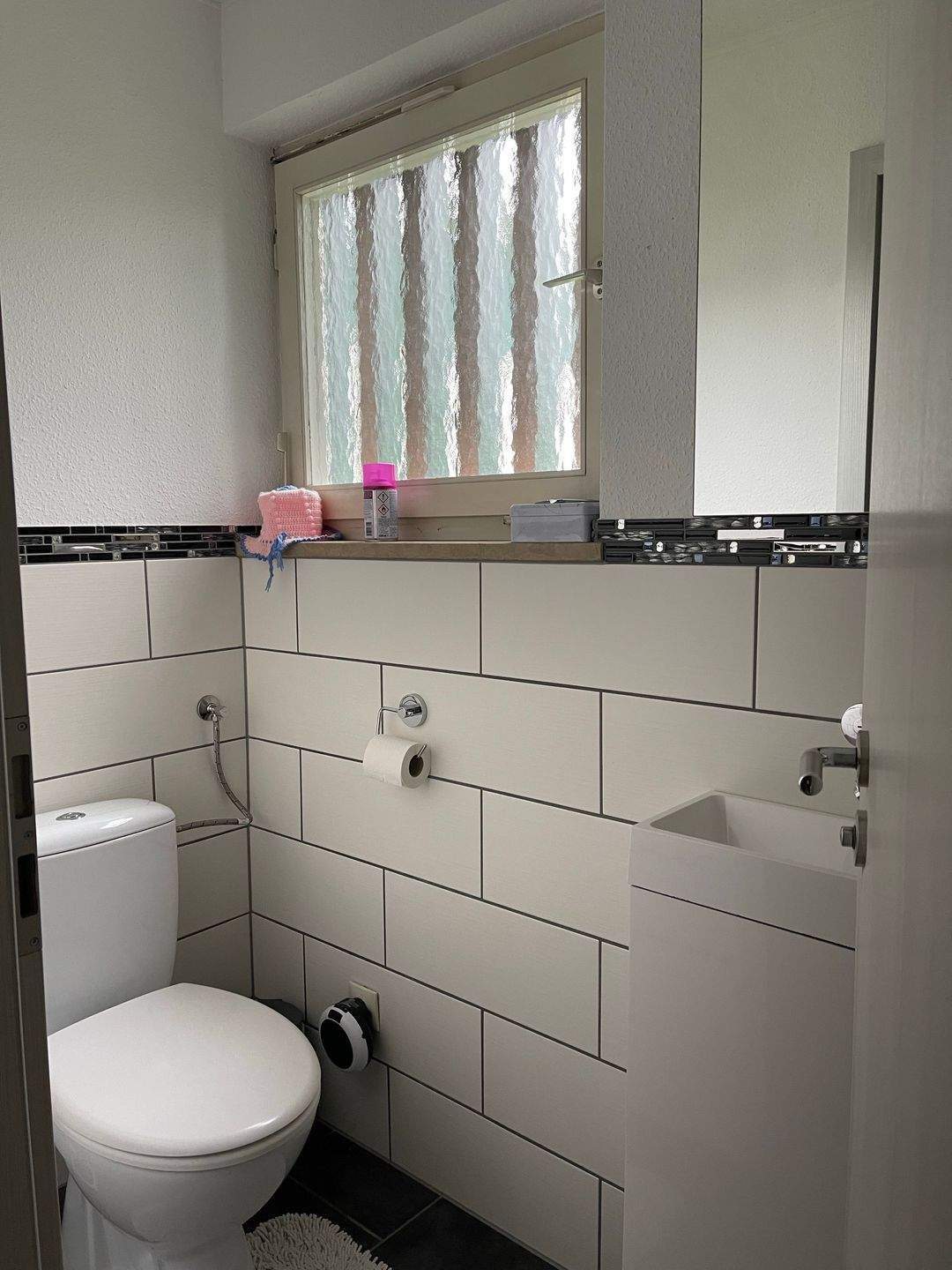 Modernisiertes Reihenbungalow in Bad Dürrheim – Wohnen auf einer Ebene mit Garten und Kamin – Bad Dürrheim – Vorschaubild 8