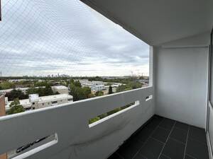 Bezugsfertig mit Skylineblick - renoviertes 1-Zimmer-Apartment in Frankfurt Nied – 65934 Frankfurt am Main – Vorschaubild 7