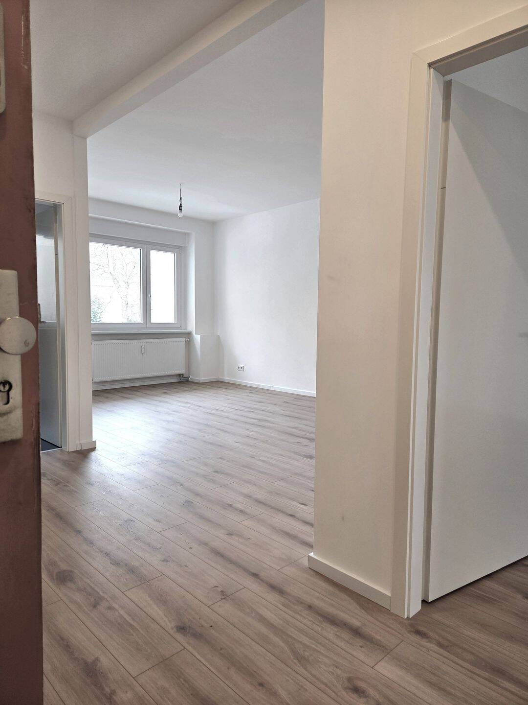 Kernsanierte ruhige zentrale Whg mit Blk und Stlpl. – Berlin – Vorschaubild 3