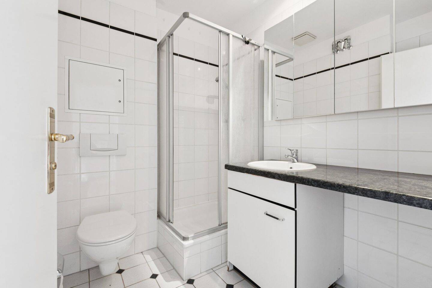 Attraktive, frisch renovierte 2-Zimmer-Wohnung mit moderner Einbauküche – Berlin – Vorschaubild 7