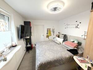 GROSSZÜGIGES MEHRGENERATIONEN HAUS IN ZENTRALER LAGE VON KREFELD – 47805 Krefeld – Vorschaubild 6