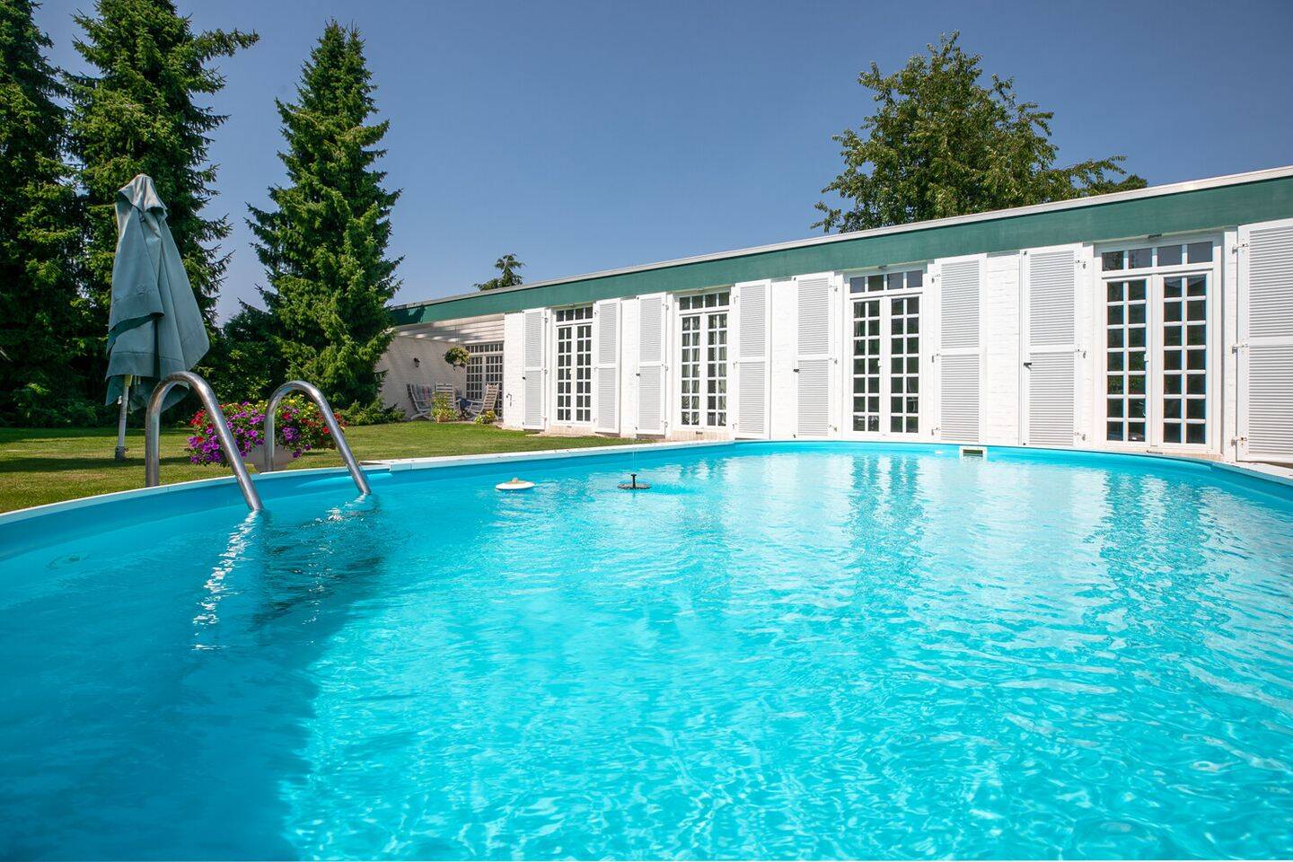 Charmanter Bungalow mit offener Wohnlandschaft, Kamin und Gartenidylle – Heusenstamm – Vorschaubild 2