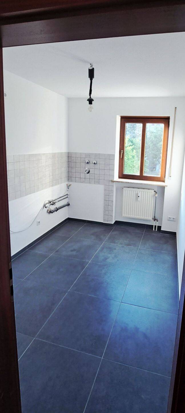 Wunderschöne 2 ZKB mit Balkon und Tiefgaragenstellplatz, renoviert und teilsaniert in Top-Lage – Augsburg – Vorschaubild 2