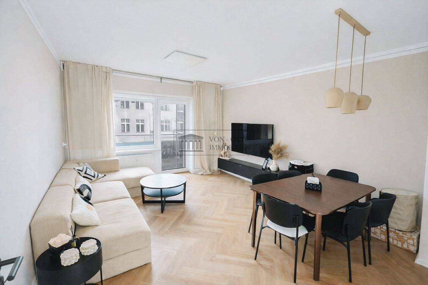 Bezugsfreier Pärchentraum mit sonnigem Balkon – Berlin – Vorschaubild 2