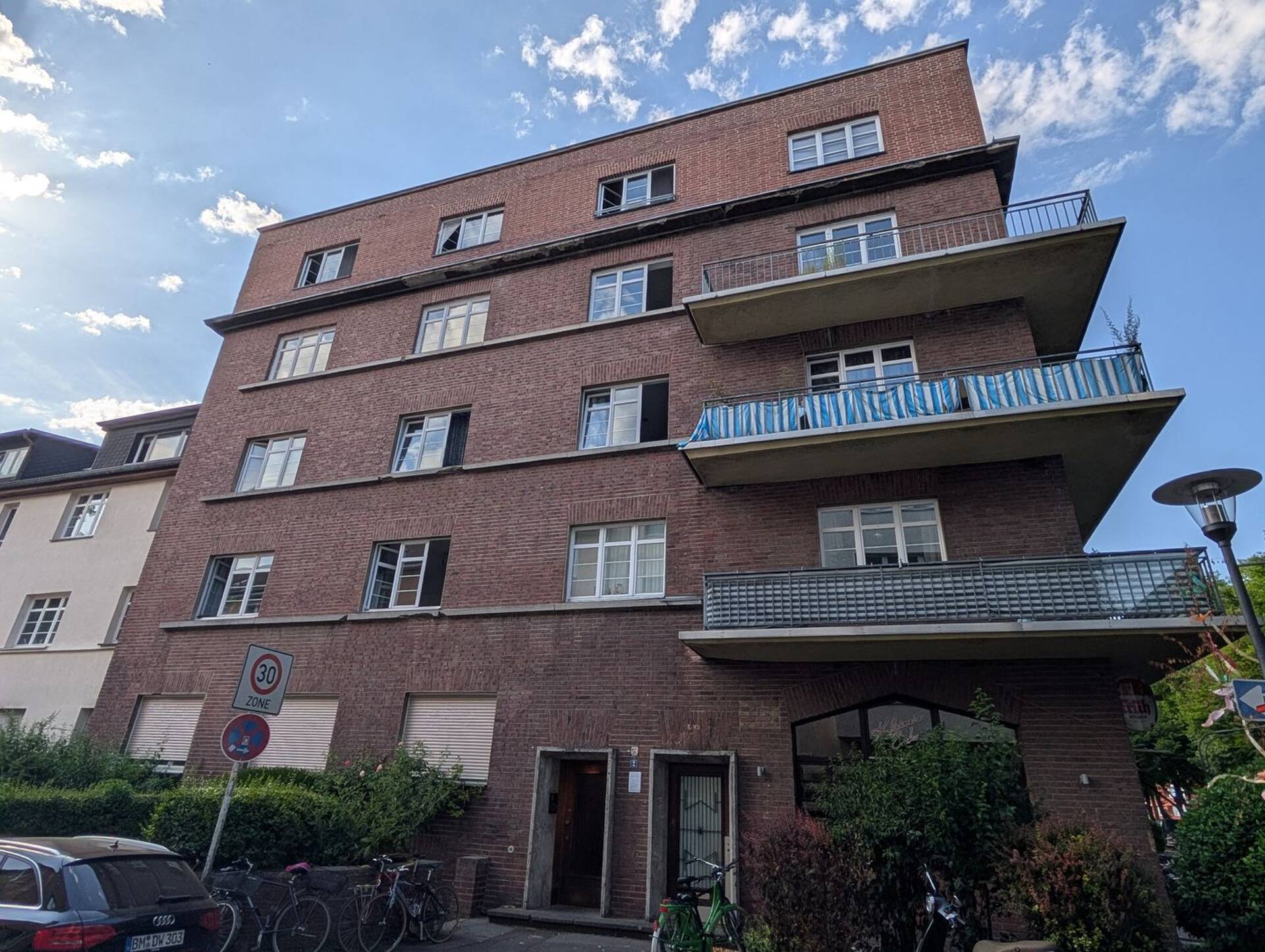 Dachgeschosswohnung in 50935 Köln mit 108 m² kaufen
