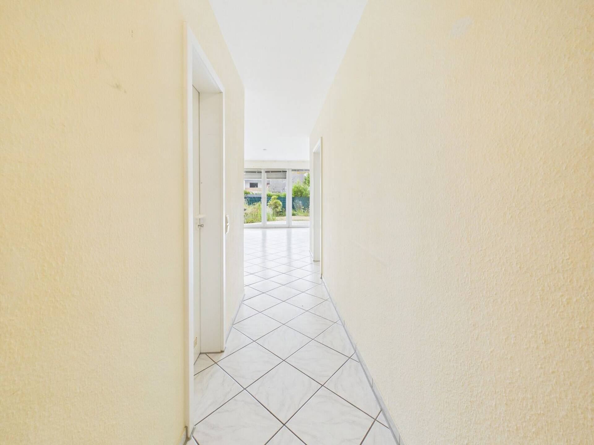 Erdgeschosswohnung in 53919 Weilerswist mit 90 m² kaufen