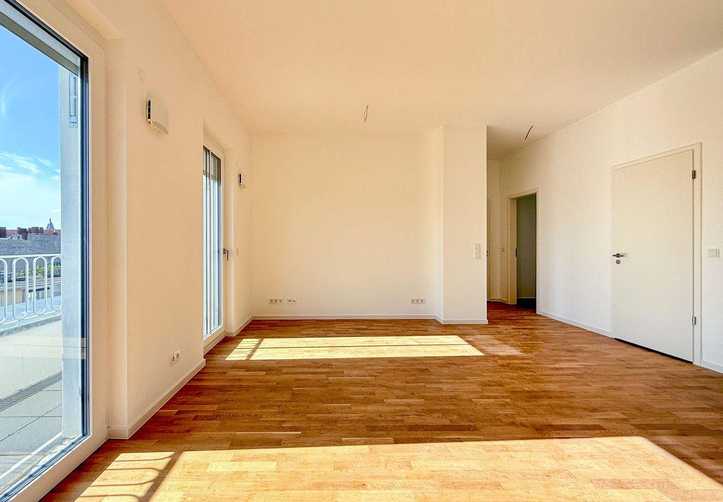Große Dachgeschosswohnung nah Schloß Charlottenburg - 3 Zimmer am Mierendorffplatz – Berlin – Vorschaubild 4