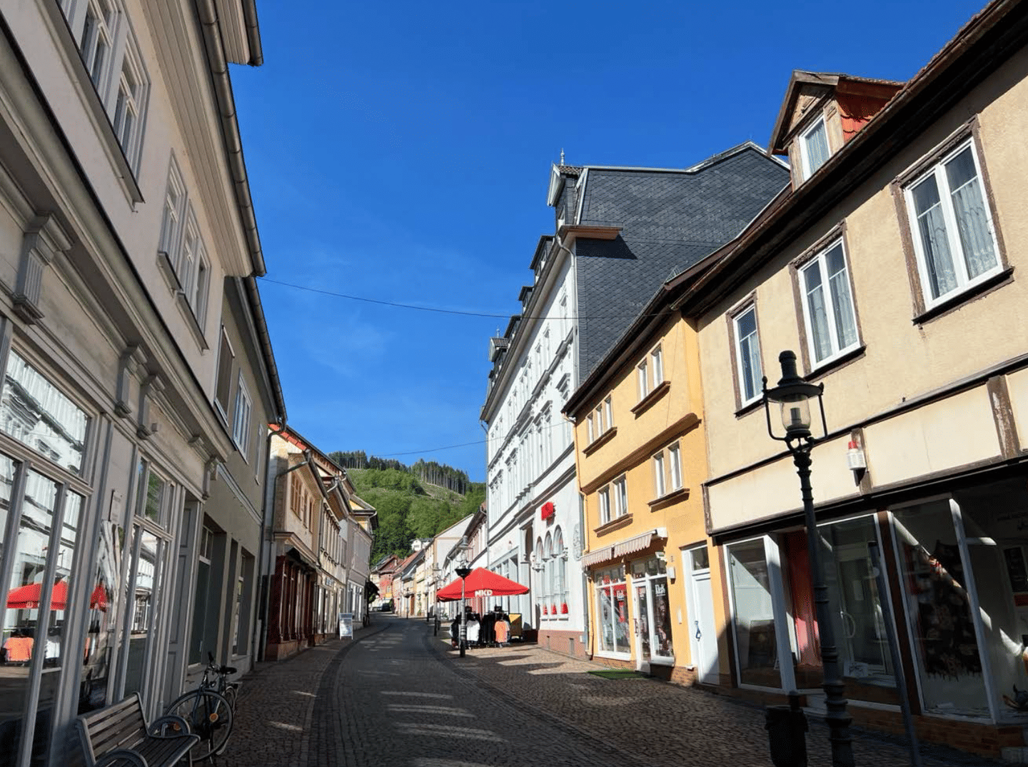 59 qm mit Einbauküche - 2-Zimmer-Wohnung in zentraler Lage von Friedrichroda – PKW-Stellplatz möglich