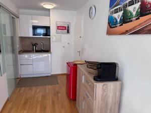 Möblierte Luxus-Wohnung in Sachsenhausen mit Balkon & PKW-Stellplatz. Furnished luxury apartment with balcony and car parking place – 60598 Frankfurt am Main – Vorschaubild 6