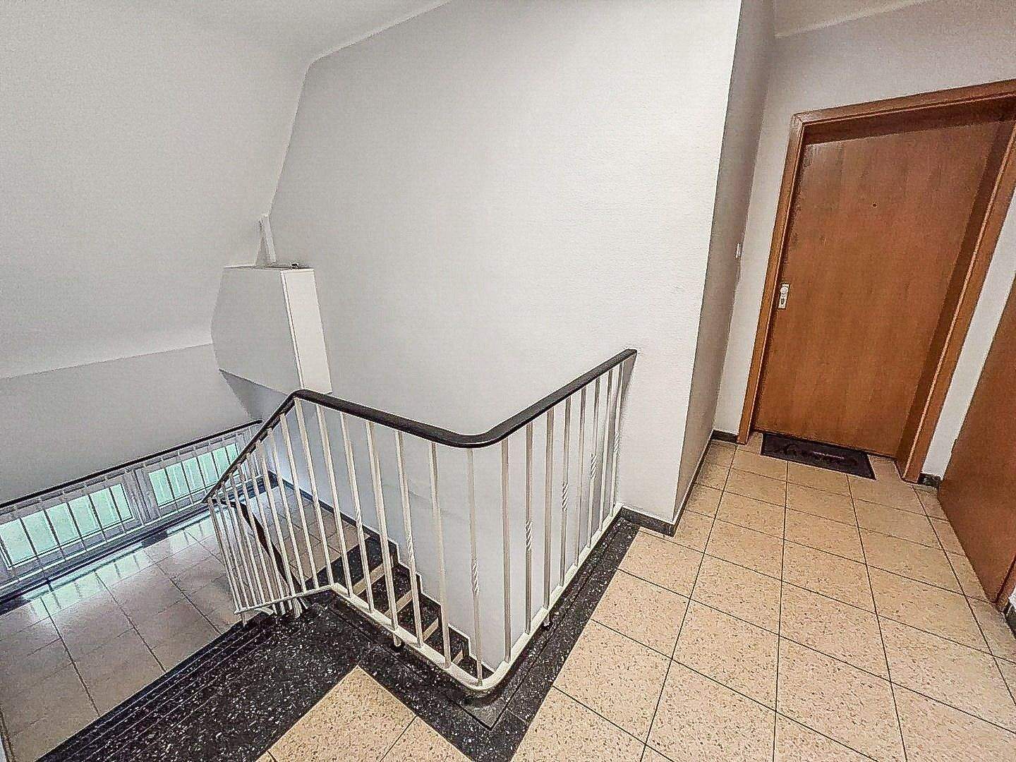 Investieren mit Perspektive: Ca. 67 m² Dachgeschosswohnung mit Garage in gefragter Lage von Bottrop – Bottrop – Vorschaubild 8