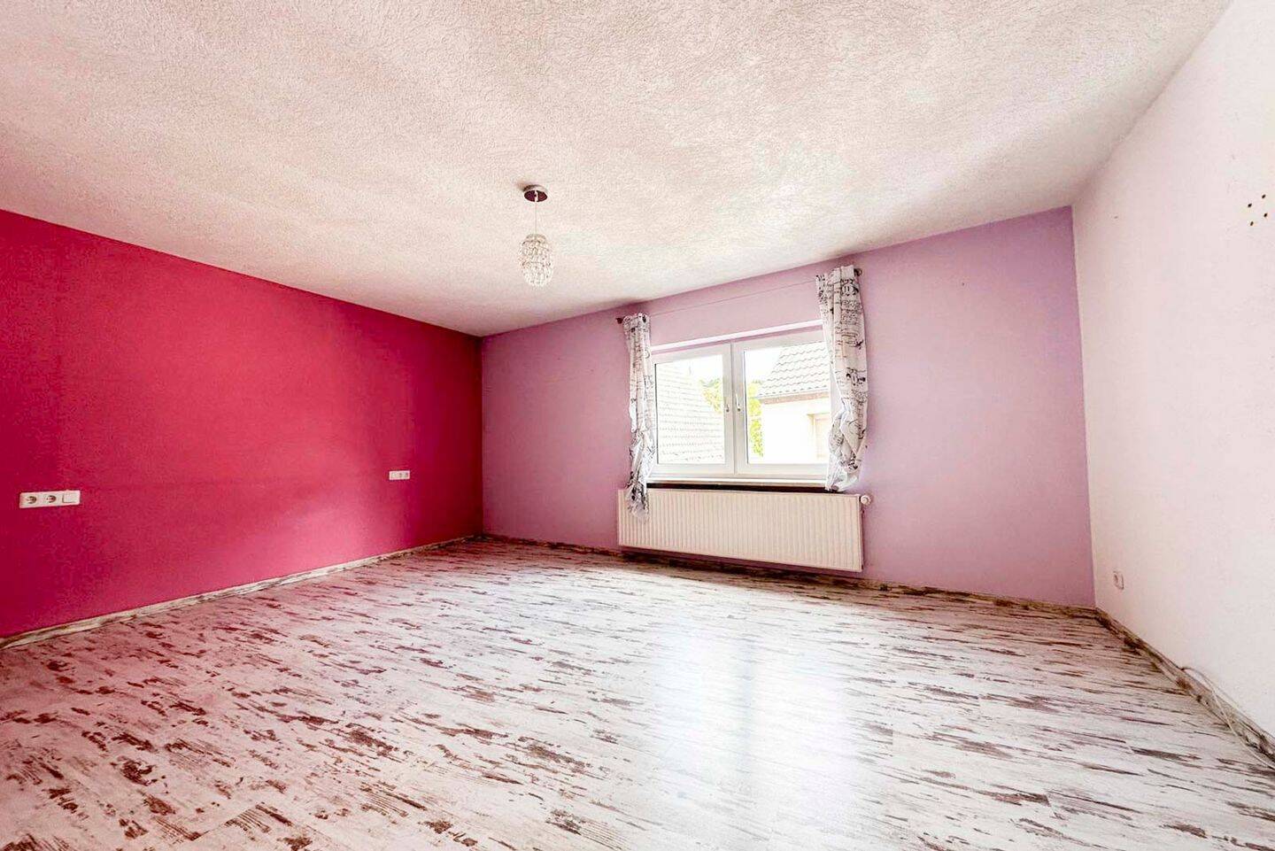 Raum für Ideen: Großzügiges Wohnhaus mit Garage, Hof und Scheune – Wilhermsdorf – Vorschaubild 3
