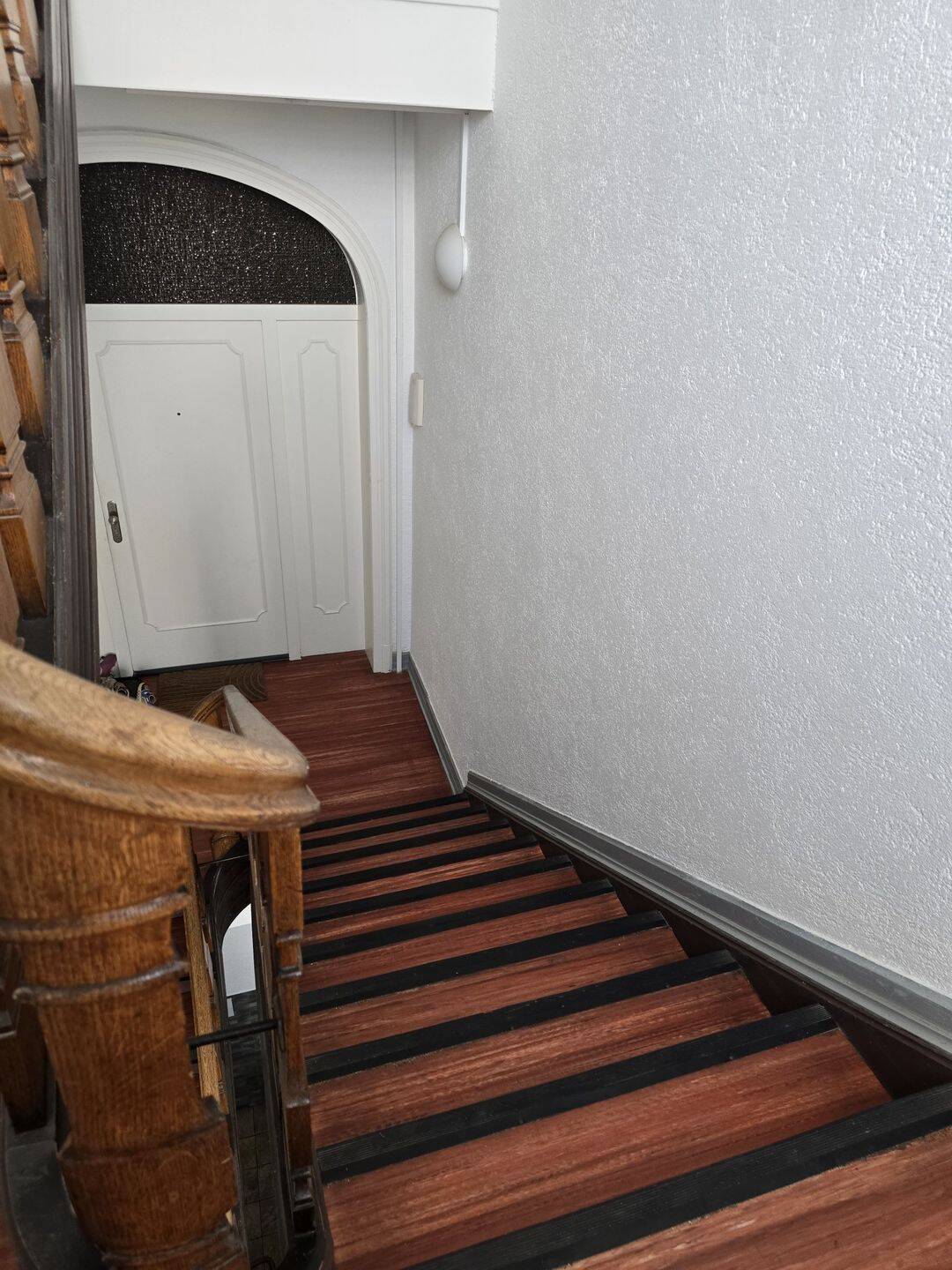 Nähe Dom/Hauptmarkt * Renovierte Balkonwohnung, 2 Z, EBK, Bad, mod. 75 m² * Stellpl. optional – Trier – Vorschaubild 5