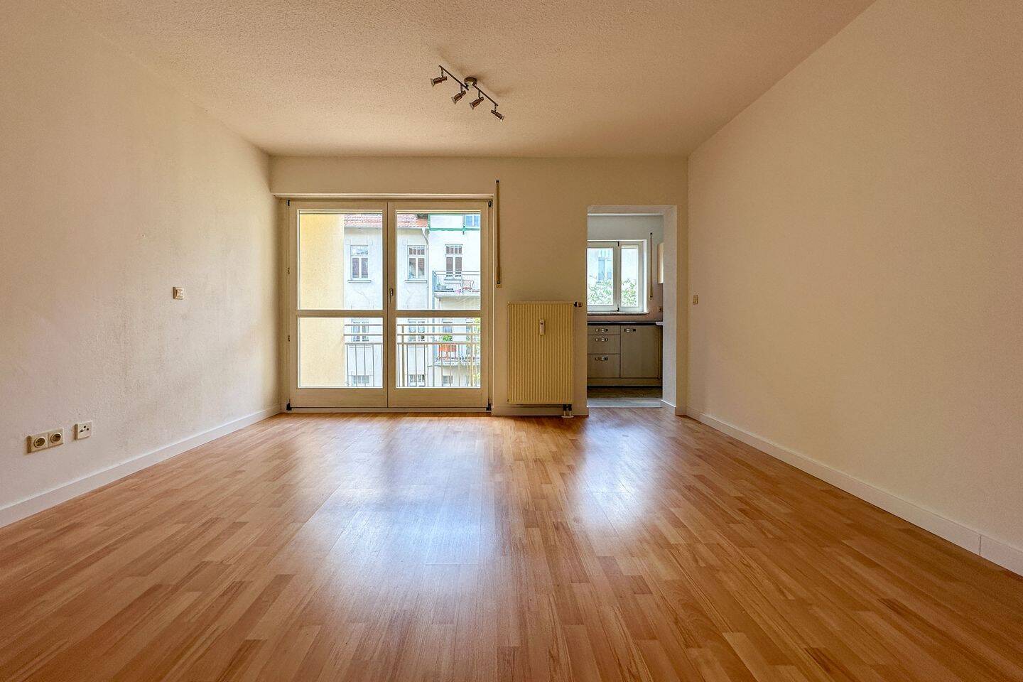 Einladende 2 Raumwohnung mit EBK und Balkon – Leipzig – Vorschaubild 2