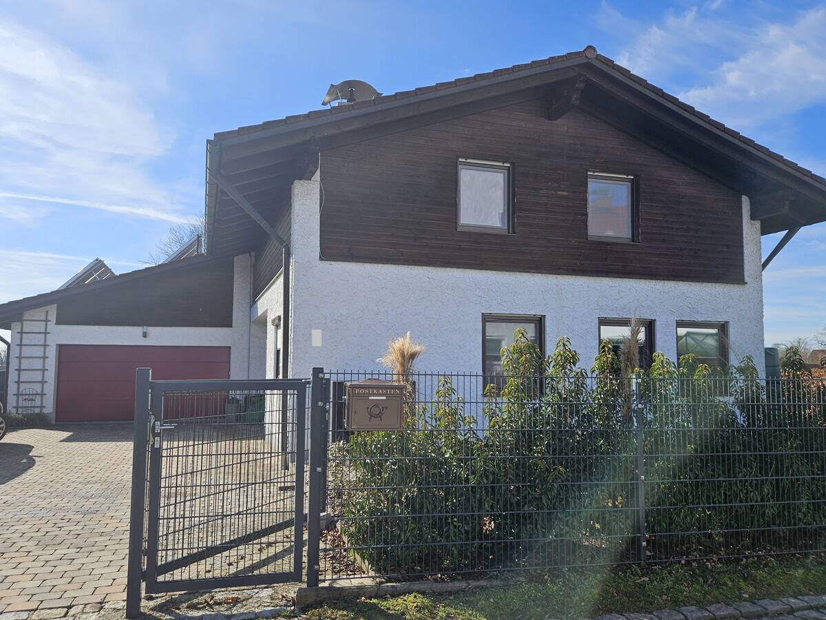 Modernisiertes, großzügiges Einfamilienhaus bei Simbach am Inn – Kirchdorf am Inn – Bild 1 von 9