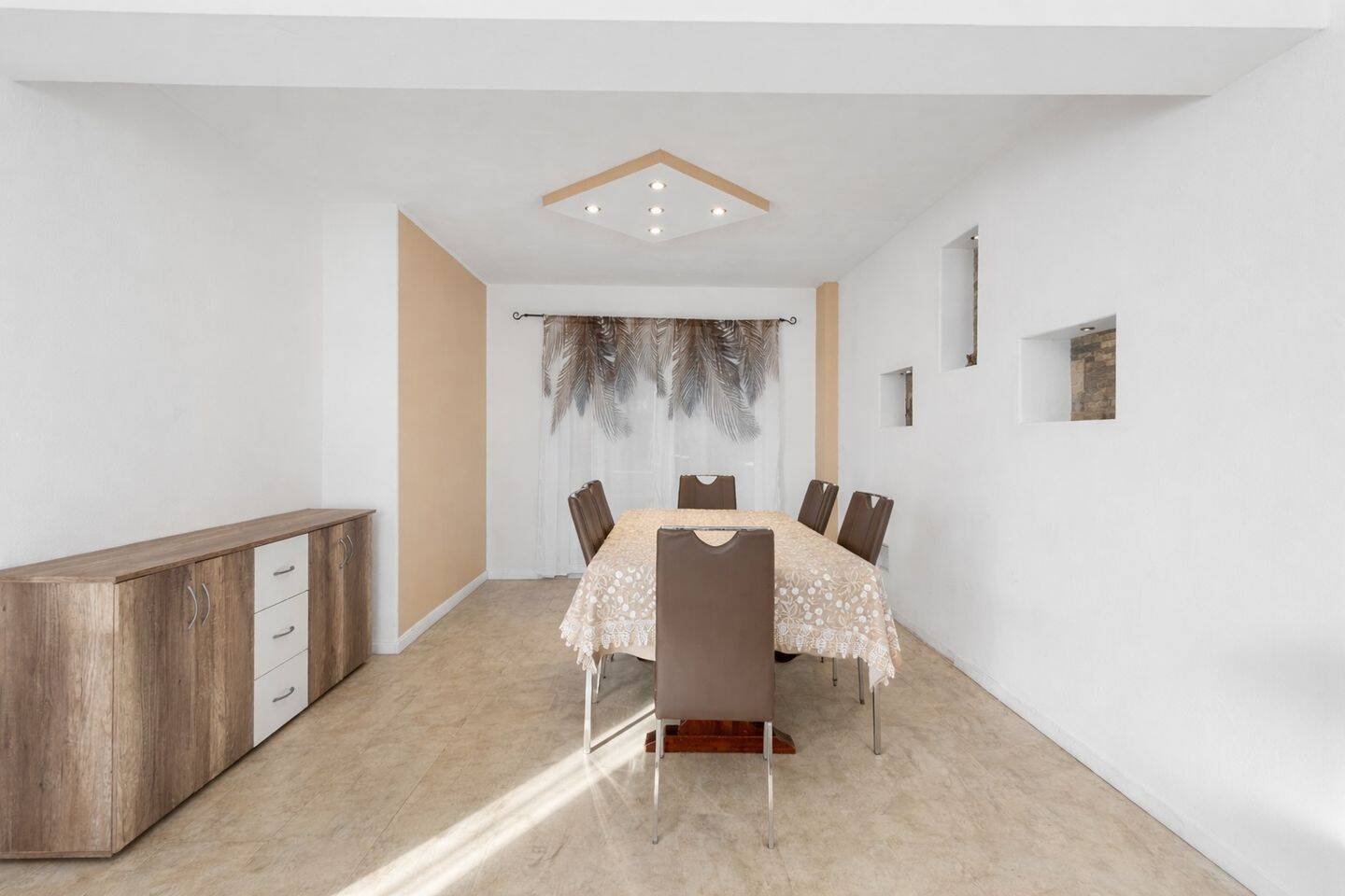 Gepflegtes Einfamilienhaus mit Terrasse, Balkon und Garage in Bad Lippspringe – Bad Lippspringe – Vorschaubild 6