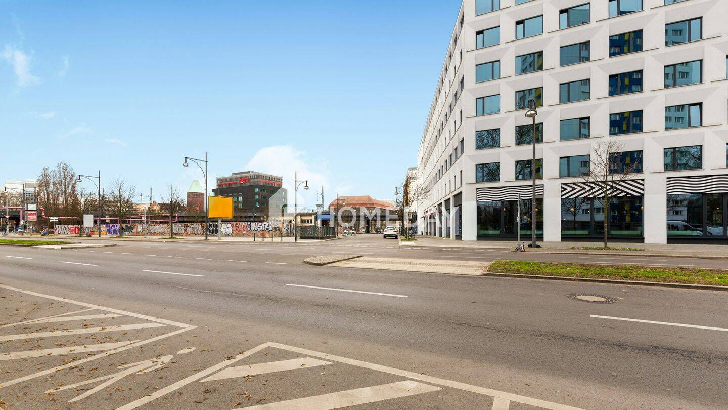 Mitten im Zentrum und Blick auf die Spree: 3-Zimmer-Wohnung mit Loggia und 2 Stellplätzen – Berlin – Vorschaubild 5