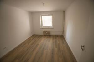 von Privat, Erstbezug nach Renovierung, sehr gepflegte Erdgeschoßwohnung (Hochparterre) mit Gartenanteil – 22043 Hamburg – Vorschaubild 6
