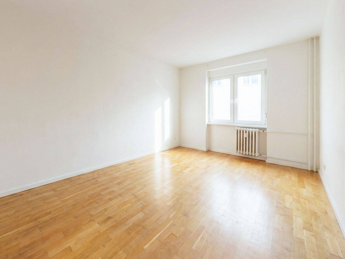 Schöneberg genießen: Kernsanierter Altbau mit modernem Bad und Parkettboden – Berlin – Bild 1 von 8