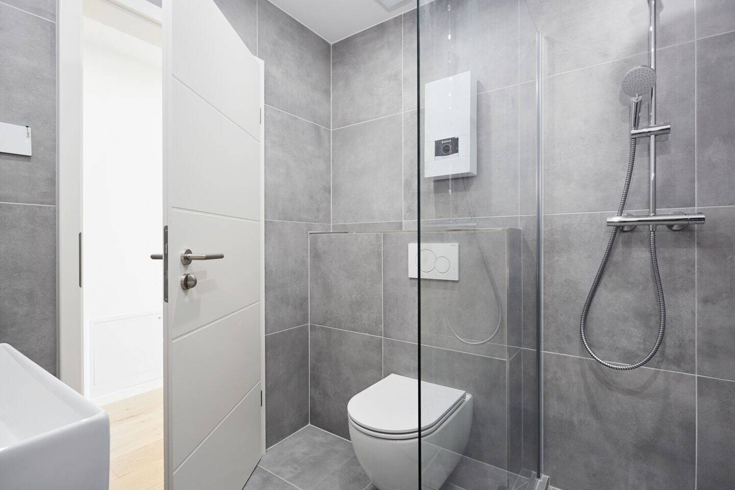 Licht, Raum & Wohnkomfort: Maisonette-Feeling mit großem Balkon – Düsseldorf – Vorschaubild 4