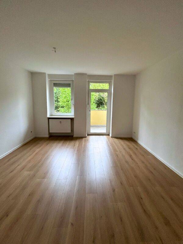 renovierte 4-Raum-Wohnung mit Balkon und Gäste-WC in Magdeburg Sudenburg