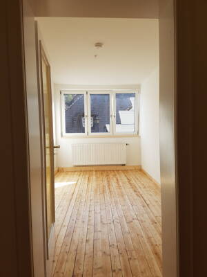 ZENTRUM: Gemütliche 4 Zimmer mit Balkon in Bad Reichenhall – 83435 Bad Reichenhall – Vorschaubild 3