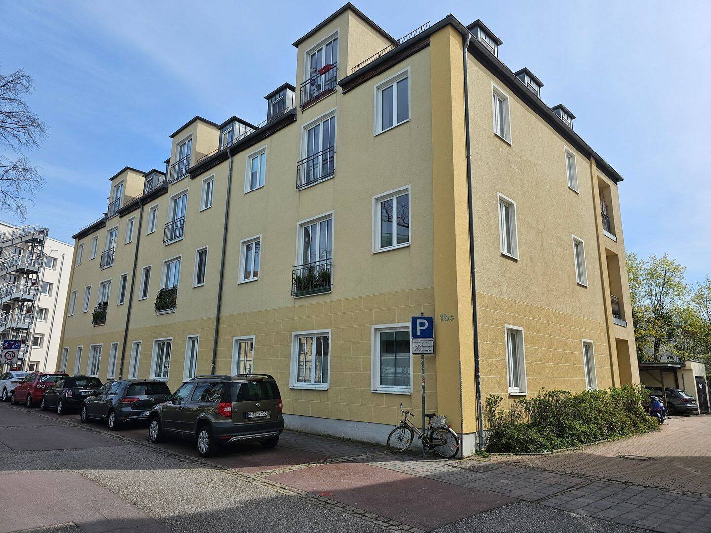 Großzügige 2-Zimmer-Wohnung mit offenem Wohn-/Essbereich, großem Balkon und Aufzug - in ruhiger Innenstadtlage von Erlangen – Erlangen – Vorschaubild 6