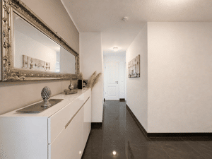 Hermann Immobilien: Exklusive Maisonette-Dachgeschosswohnung mit großer Dachterrasse, Kamin & 3 Stellplätzen – 63128 Dietzenbach – Vorschaubild 8