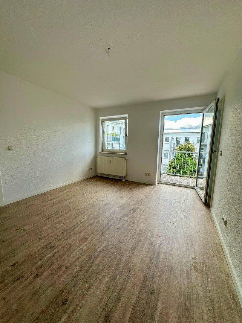 2-Zi-Wohnung mit Ausblick, EBK - TOP Lage in Stadtfeld Ost
