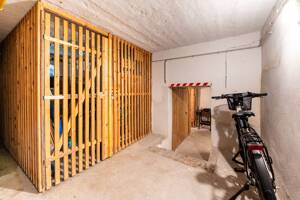 Charmante leerstehende 2-Zimmer-Etagenwohnung mit Parkett im Denkmalobjekt – 1157 Dresden – Vorschaubild 8