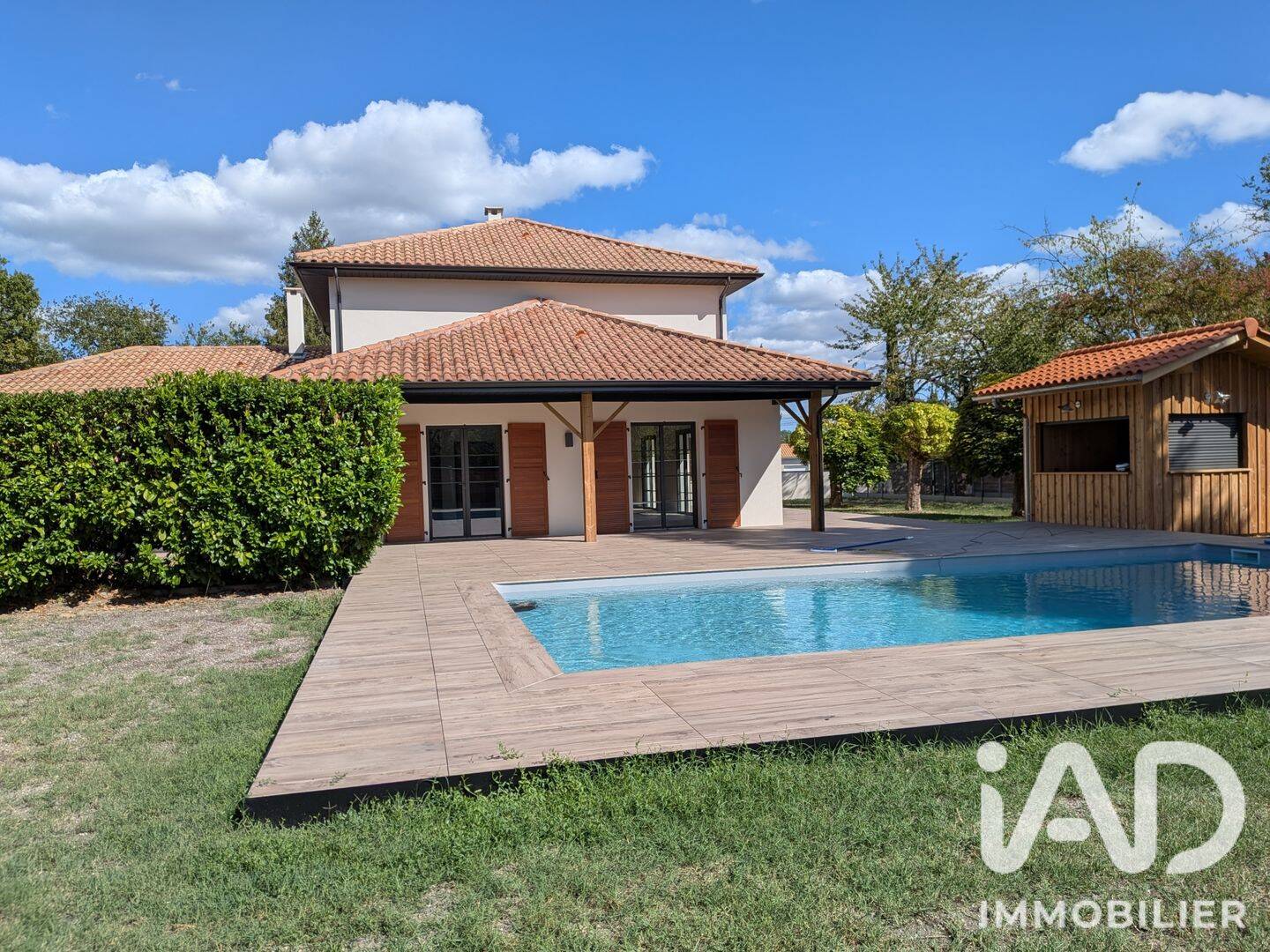 Maison 7 pièces 199 m² · à Carignan-de-Bordeaux · 199 m² · 940 000 €