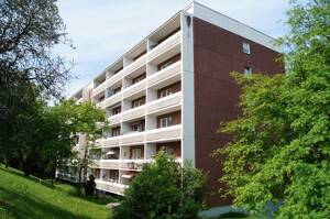Generationsgerechte 1,5-Raumwohnung mit Aufzug und Balkon – 7381 Pößneck – Vorschaubild 2