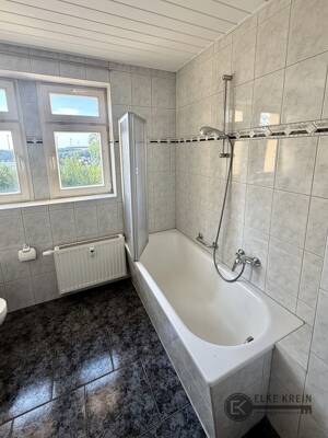 Helle, sanierte 5-Raum-Wohnung in ruhiger Wohnlage mit Stellplatz und Gemeinschaftsgarten – 9599 Freiberg – Vorschaubild 7