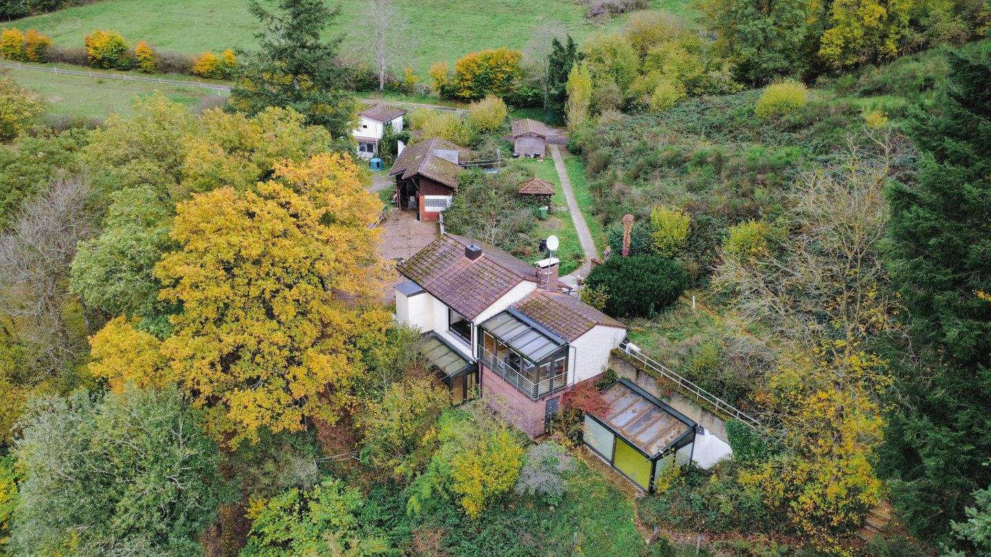 Idyllisches Anwesen in Alleinlage mit großem Grundstück und mehreren Gebäuden – Morscheid – Bild 1 von 9