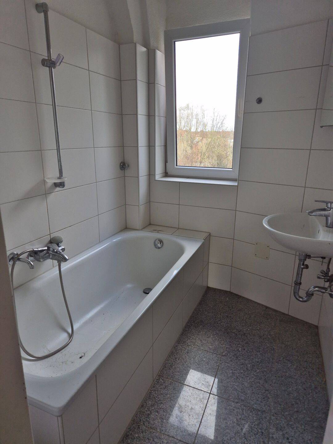 Von Privat - Lichtdurchflutete 3 Zimmer Wohnung in Nürnberg Schweinauer Straße – Nürnberg – Vorschaubild 4