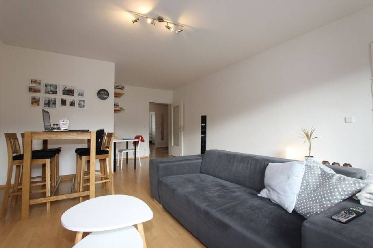 TOP Zustand! Balkon! EBK! Aufzug! TG-Stellplatz optional! – 40223 Düsseldorf – Bild 1 von 9