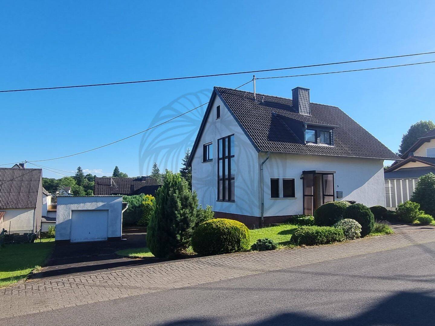 Westerburg-Stadtteil: Einfamilienhaus mit schönem Grundstück