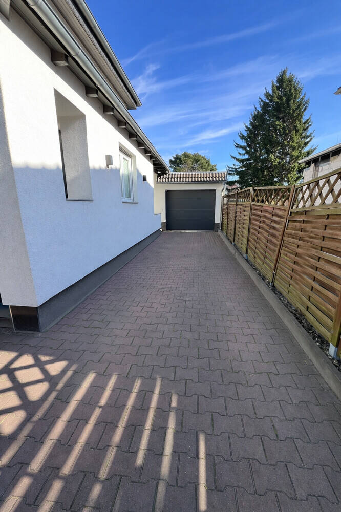 Stilvolle Doppelhaushälfte mit 5 Zimmern, Kamin, Garage und 40 m² Terrasse in Berlin-Reinickendorf – Berlin – Vorschaubild 4