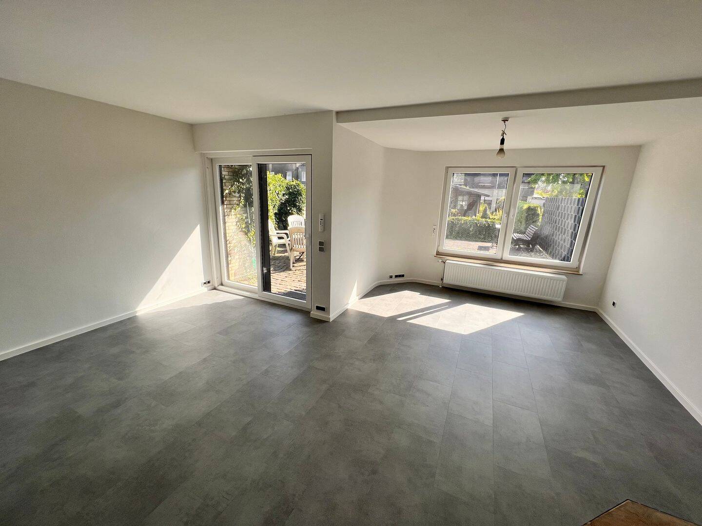 Modernisiertes Einfamilienhaus (Doppelhaushälfte) - Garten – voll unterkellert - m. vielen Extras