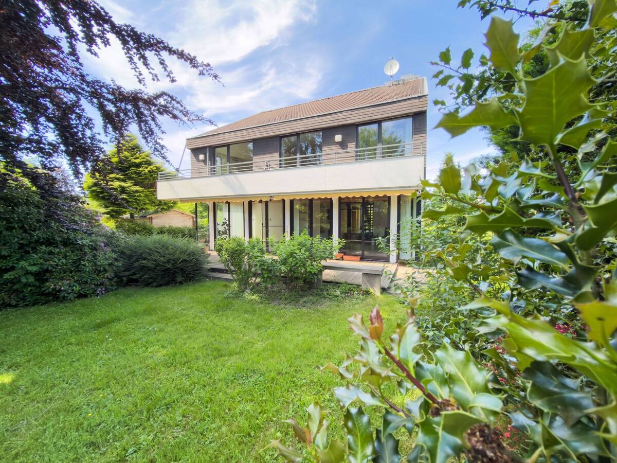 Lichtdurchflutetes Architektenhaus in ruhiger Südlage, mit Einliegerapartment und viel Potenzial in Bergisch Neukirchen – 51381 Leverkusen – Bild 1 von 9
