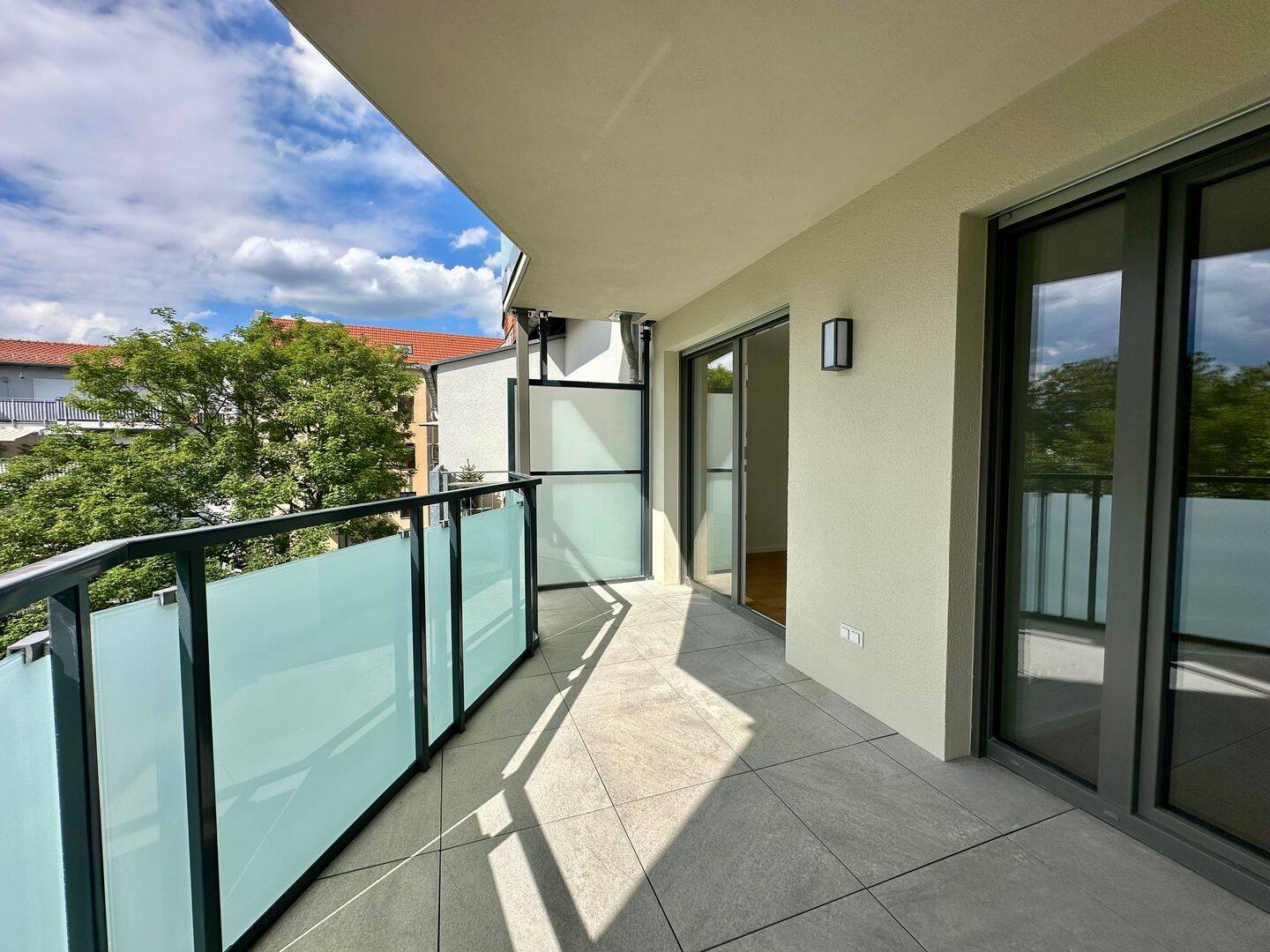 NEU: Schicke, bezugsfertige 4Zi-Wohnung I Modern & hochwertig I Balkon I Top Lage I Energieeffizient – Leipzig – Vorschaubild 2