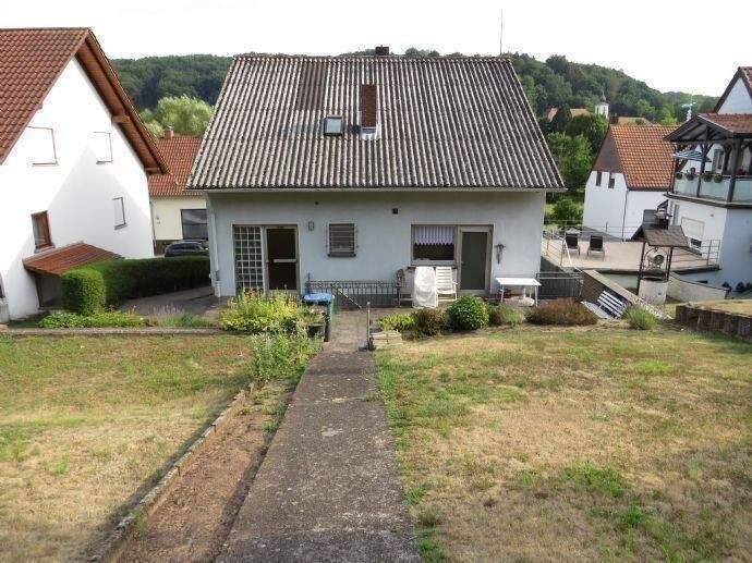 freistehendes Einfamilienhaus mit Garage und Garten in ruhiger Lage von Oberwürzbach! – Sankt Ingbert – Vorschaubild 8