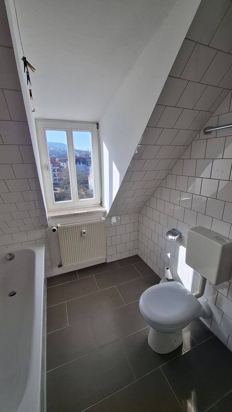 gemütlich und hell - 3-Zimmer-Dachgeschosswohnung – Jena – Vorschaubild 3