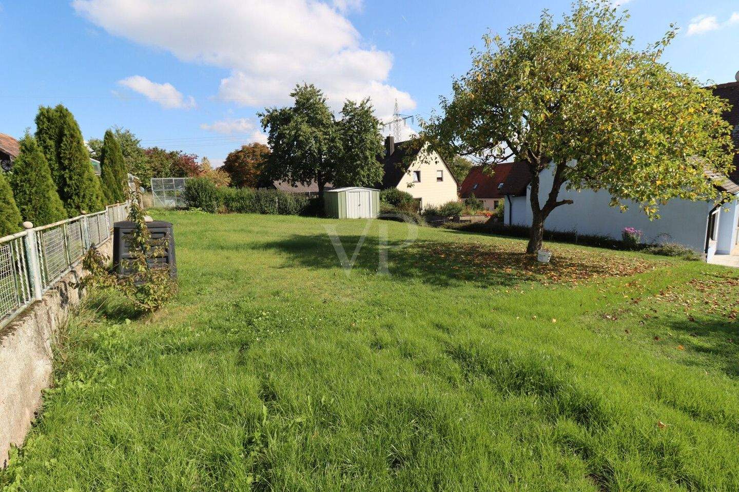 Wohnen auf dem Land - Großzügiges Zweifamilienhaus mit 2 Garagen und gepflegtem Garten – Lehrberg – Vorschaubild 9