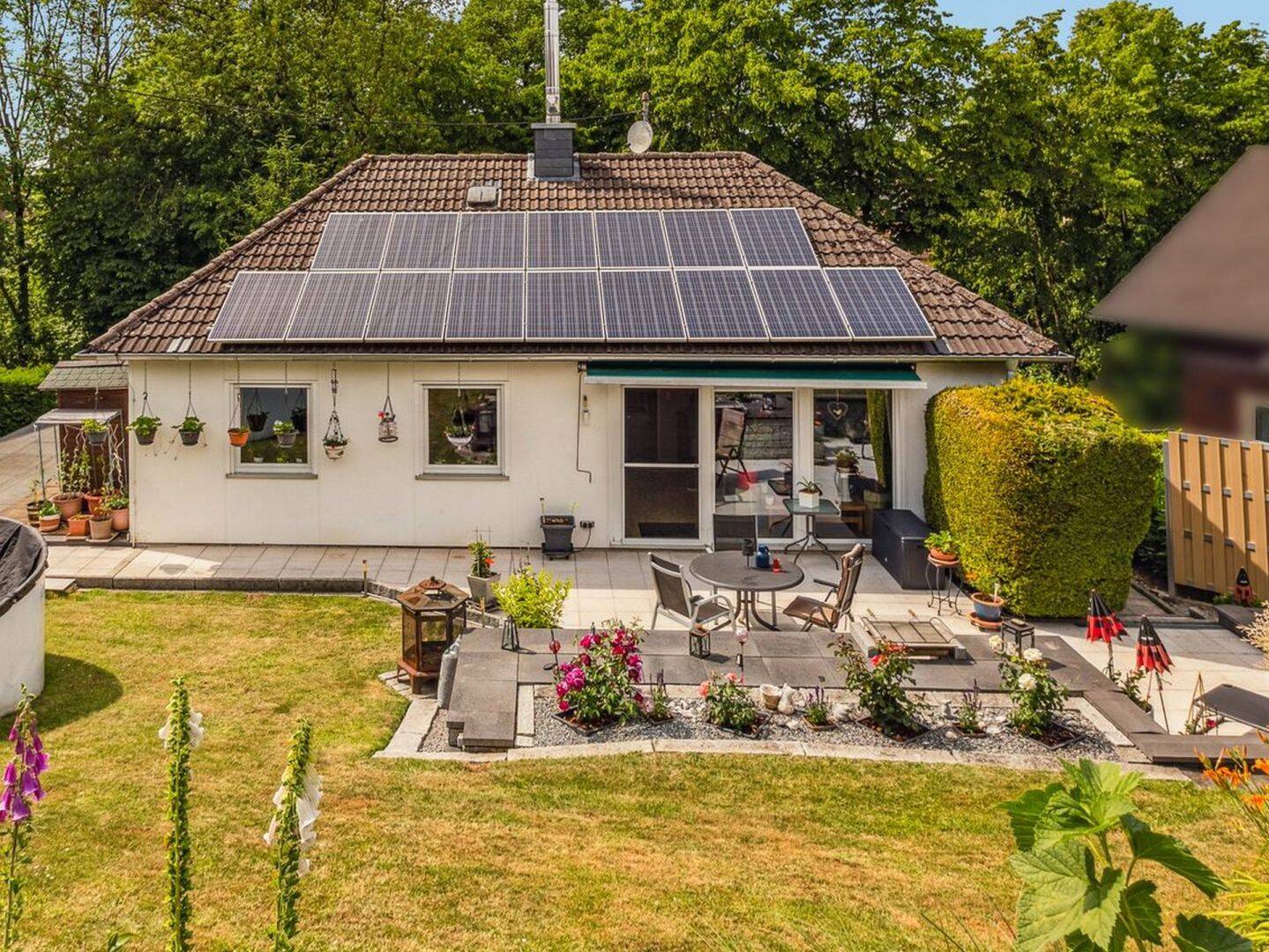 Charmantes Einfamilienhaus zum Wohlfühlen mit sonnigem Garten in Seelscheid – Neunkirchen-Seelscheid – Bild 1 von 4