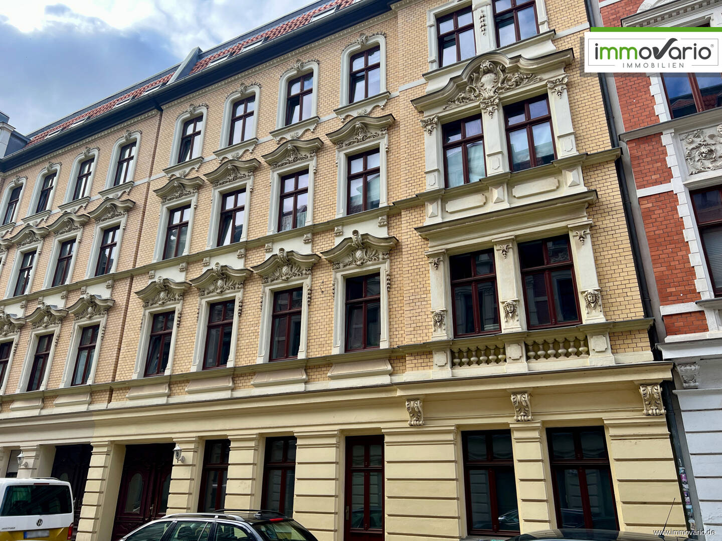 Modernisierte 2-Raum-Wohnung mit Balkon und EBK als Kapitalanlage in beliebter Lage zu verkaufen! – Magdeburg – Bild 1 von 9