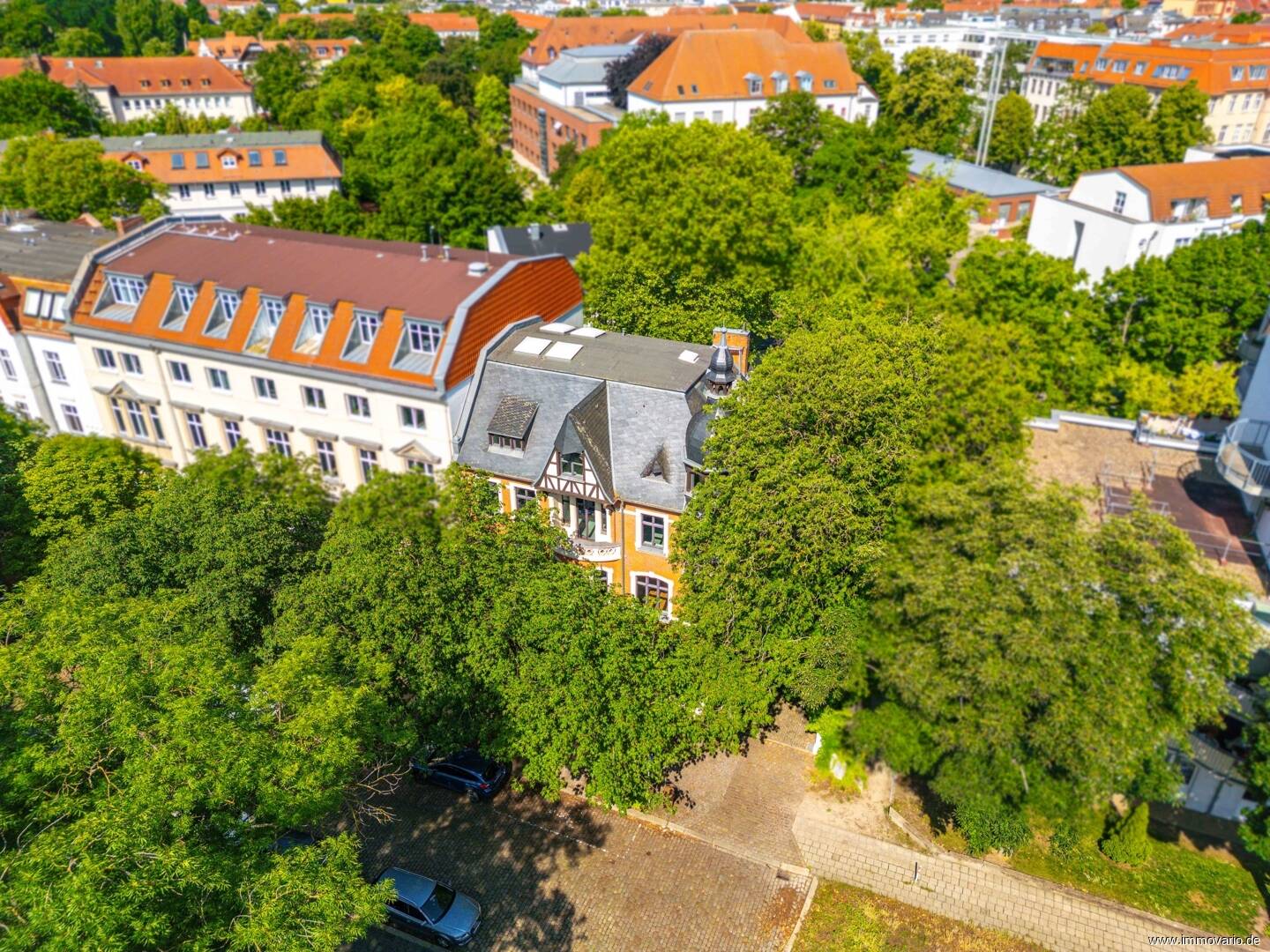 Außergewöhnliche und sanierte Dachgeschoss-Wohnung mit 4 Zimmern und Gäste-WC in Top-Lage! – Magdeburg – Vorschaubild 2